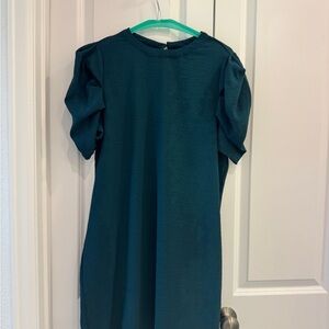 Elegant Green Dress with Puff Sleeves